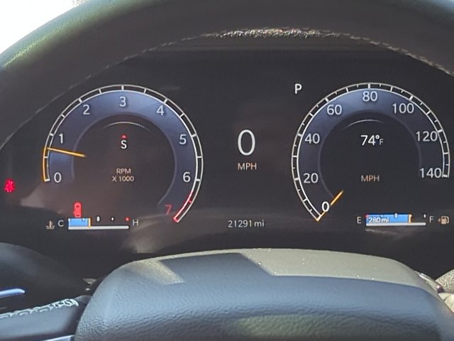 Used 2024 Jeep Grand Cherokee Altitude AWD/4WD image 9