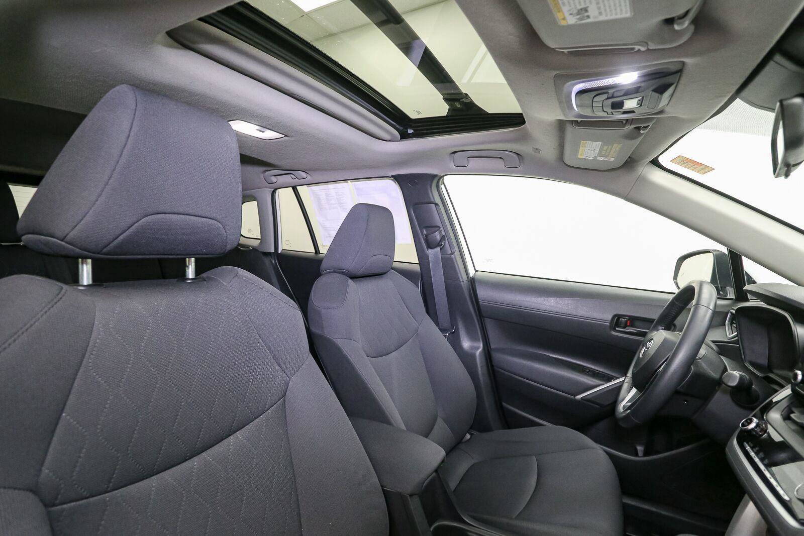 Used 2022 Toyota Corolla Cross LE w/ Moonroof Package AWD/4WD image 20