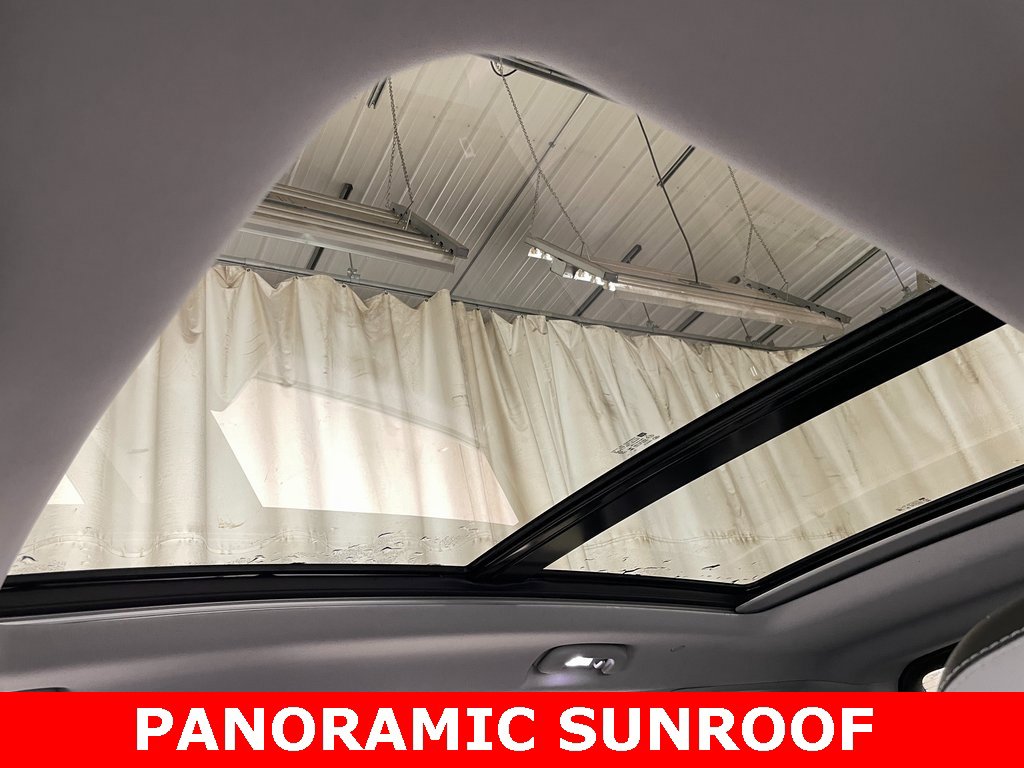 Used 2024 GMC Terrain SLT image 4