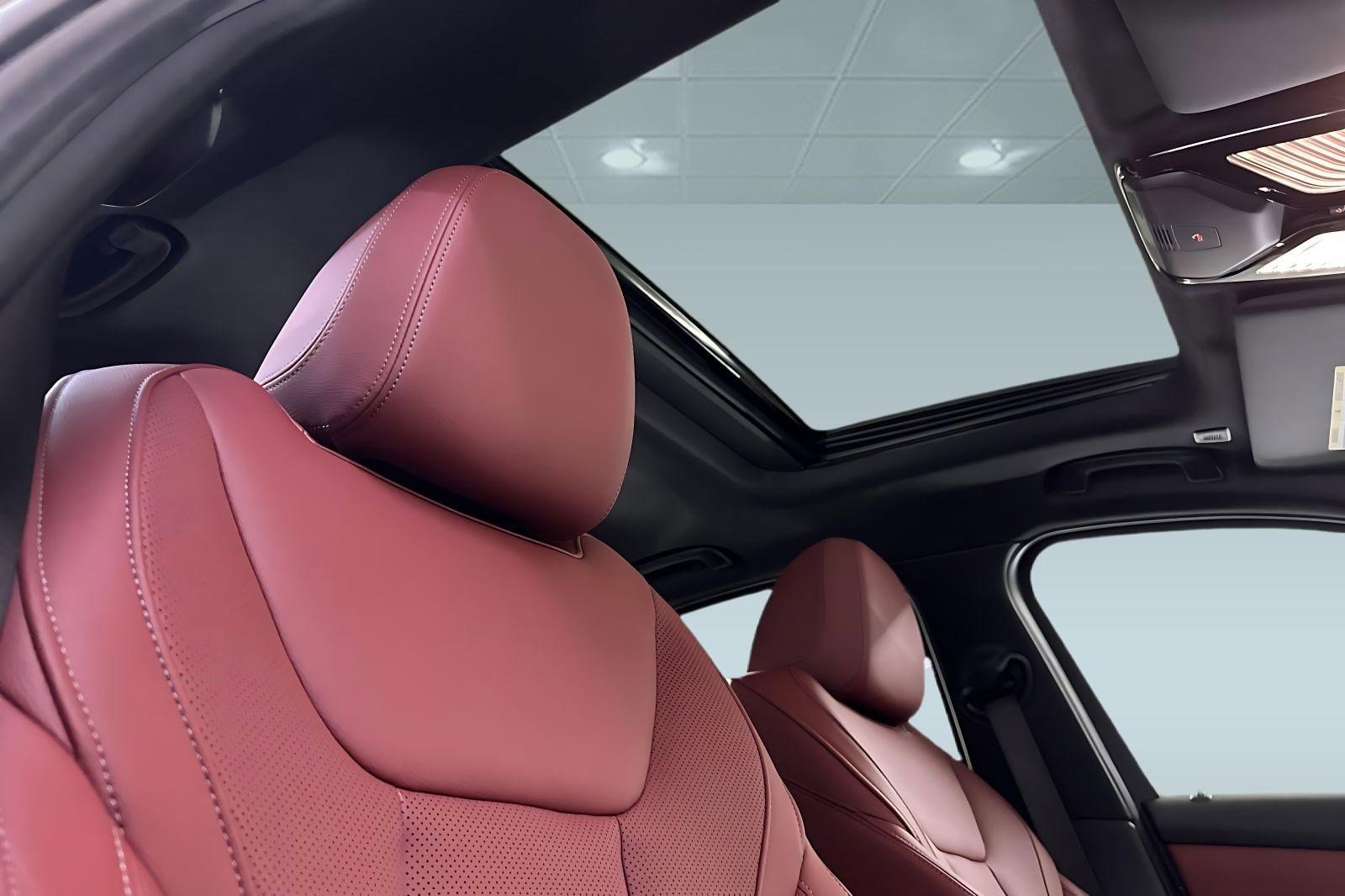 New 2026 BMW 330i Sedan w/ M Sport Package image 15