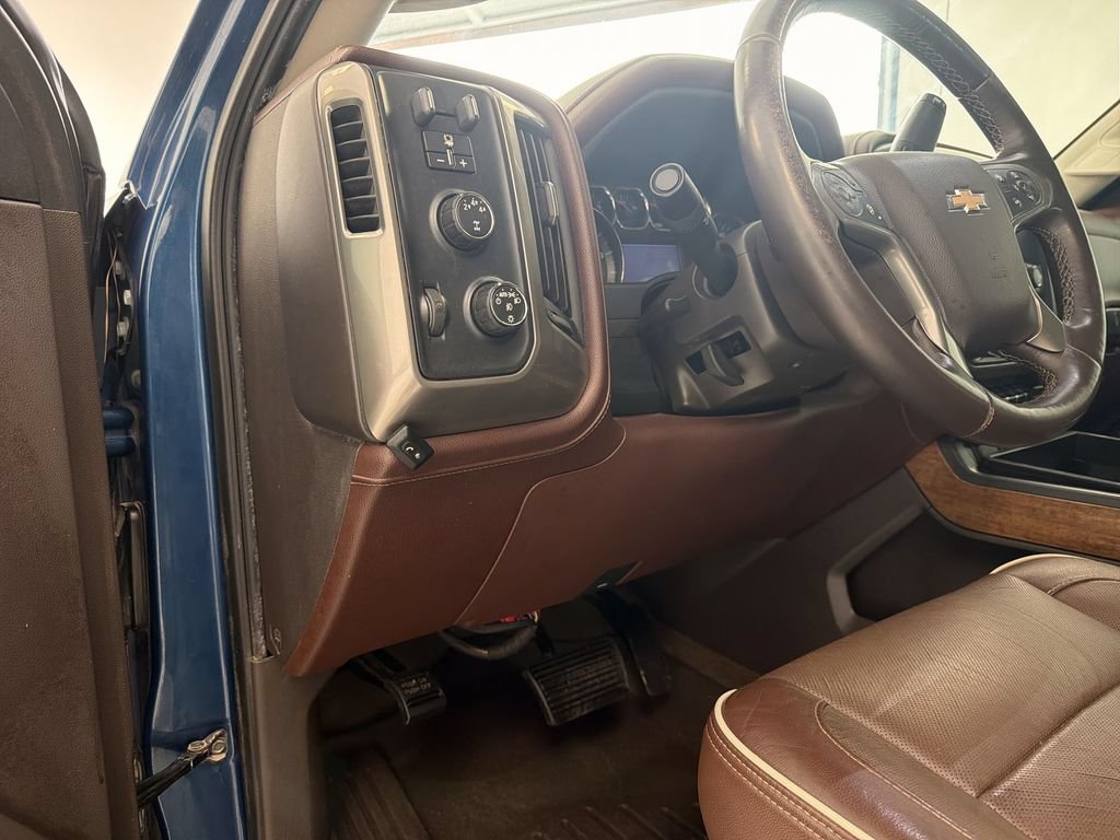 Used 2016 Chevrolet Silverado 2500 High Country w/ Duramax Plus Package AWD/4WD image 17