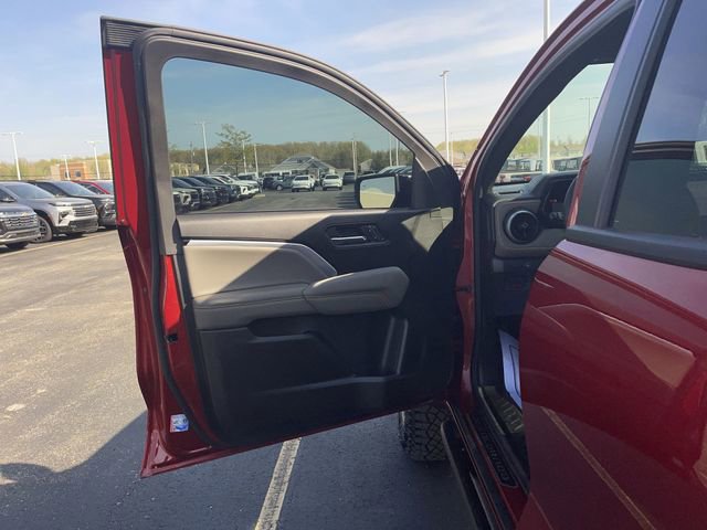 Certified 2026 Chevrolet Colorado ZR2 w/ Technology Package AWD/4WD image 23