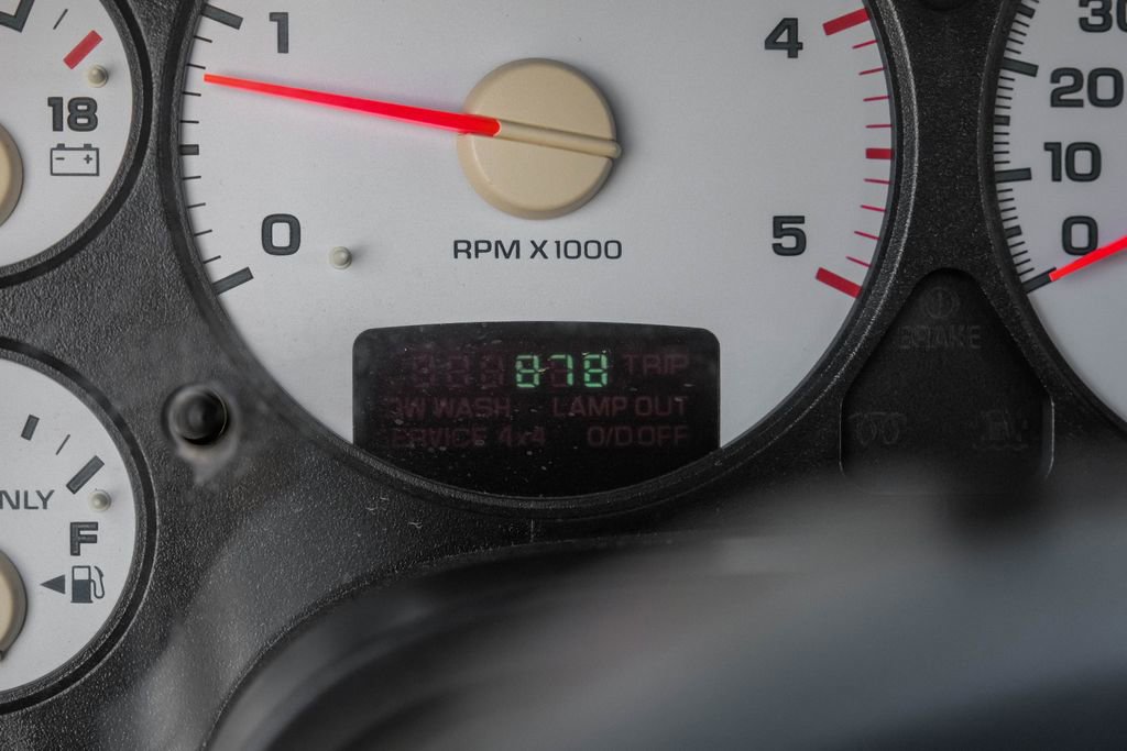 Used 2003 Dodge Ram 2500 Truck SLT image 17