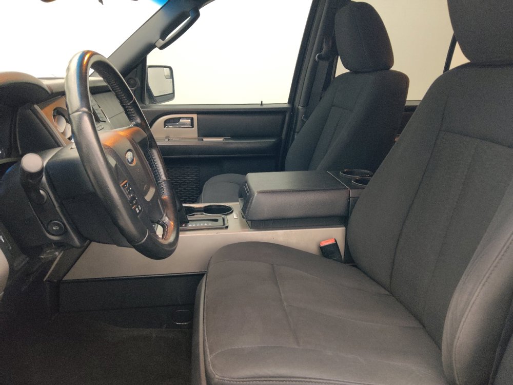 Used 2017 Ford Expedition XLT AWD/4WD image 17