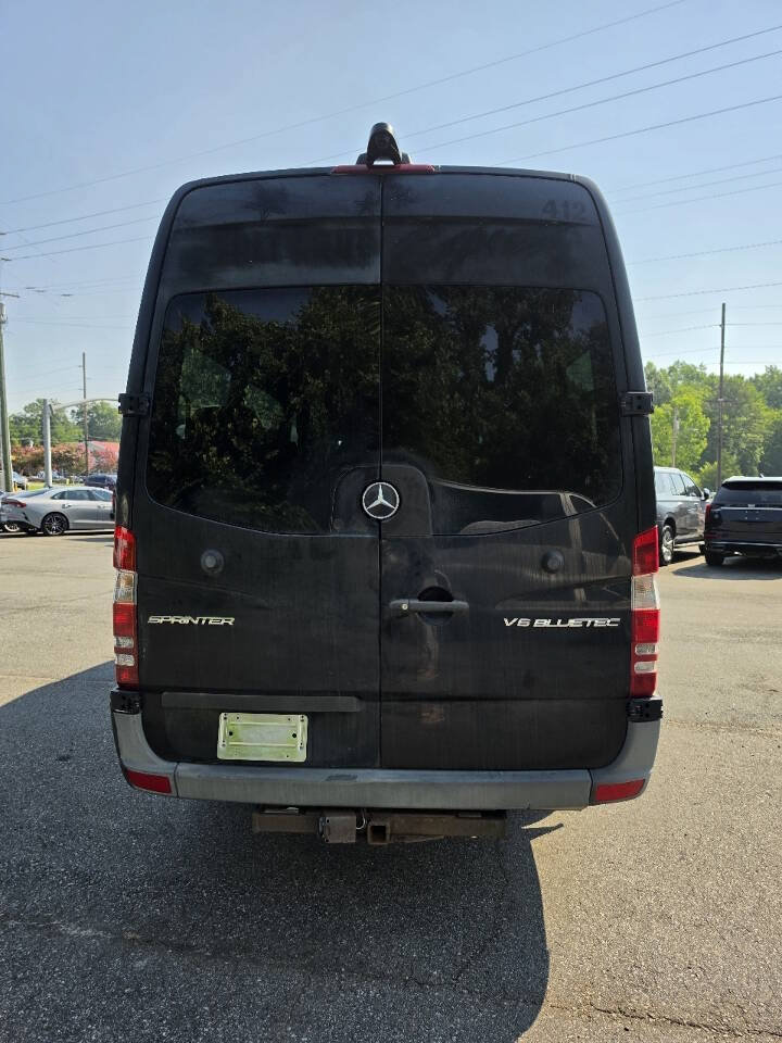 Used 2015 Freightliner Sprinter 2500 RWD image 14