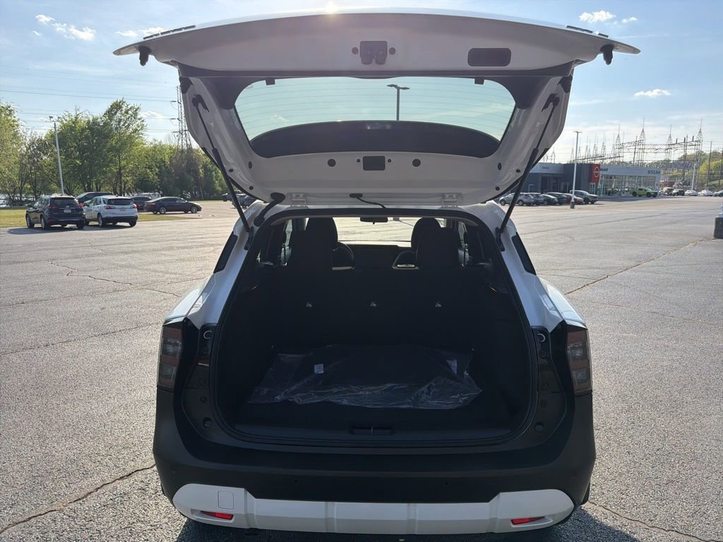 Used 2025 Nissan Kicks SV w/ SV Premium Package image 18