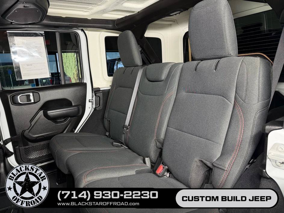 Used 2025 Jeep Wrangler Unlimited Rubicon AWD/4WD image 17