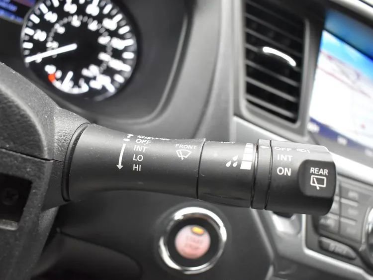 Used 2020 Nissan Pathfinder SL image 26