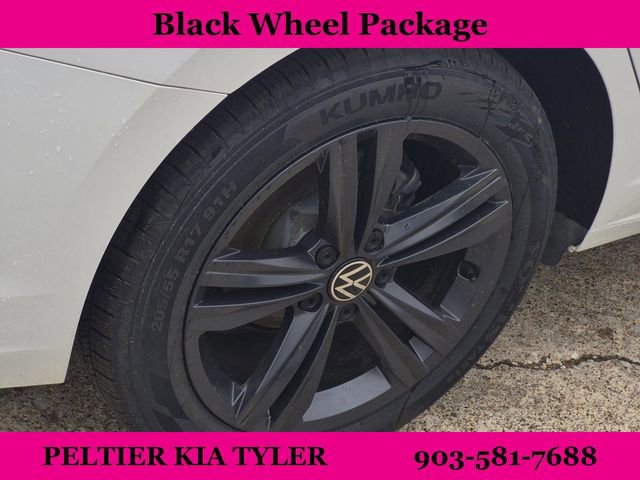 Used 2023 Volkswagen Jetta SE w/ Panoramic Sunroof Package FWD image 9