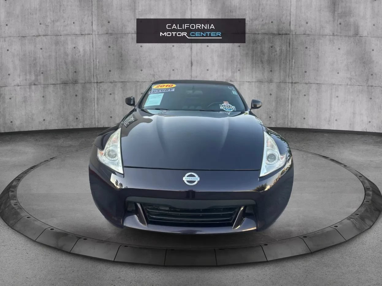 Used 2010 Nissan 370Z Roadster RWD image 2