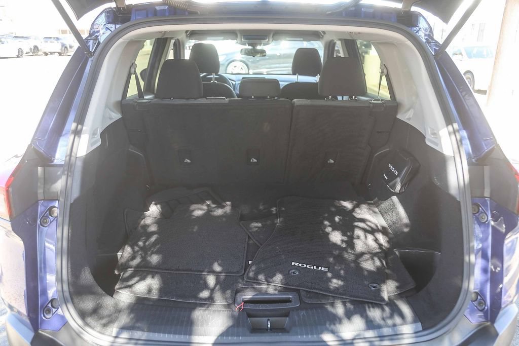Used 2023 Nissan Rogue SV FWD image 24