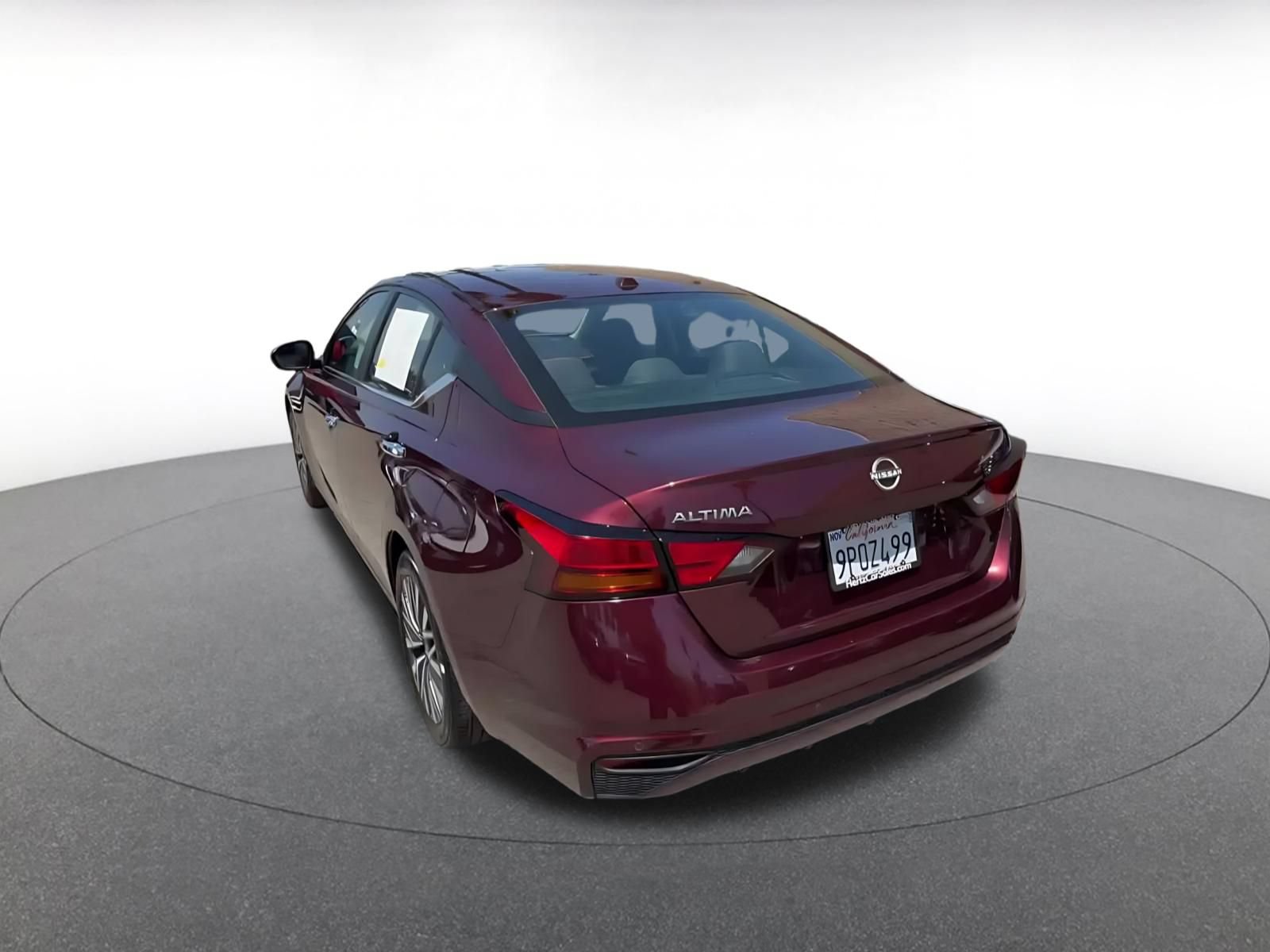 Used 2025 Nissan Altima 2.5 SV FWD image 10