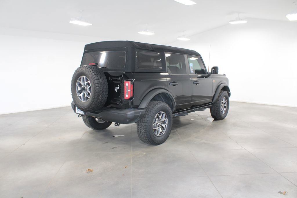 Used 2023 Ford Bronco Badlands image 8