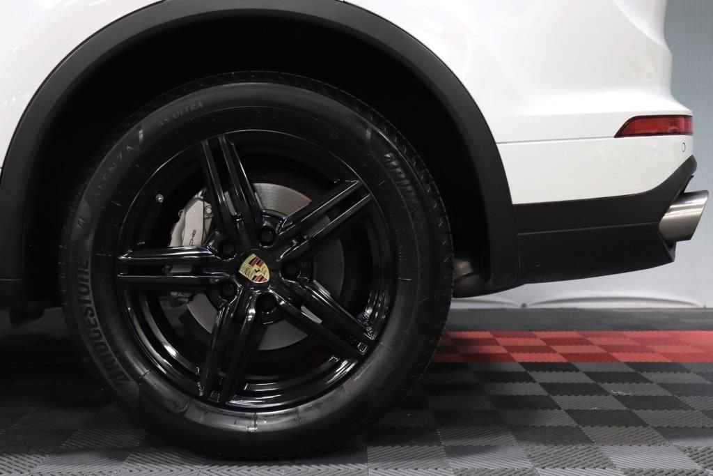 Used 2018 Porsche Cayenne S image 74