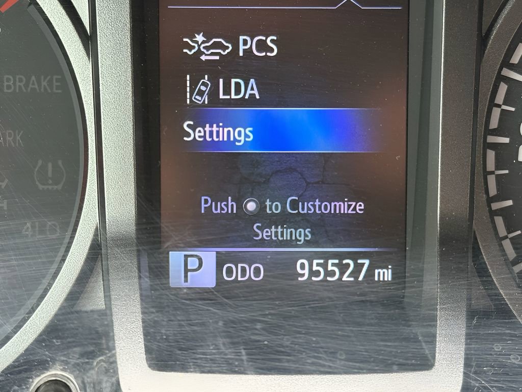 Used 2021 Toyota Tacoma TRD Sport w/ Technology Package image 15