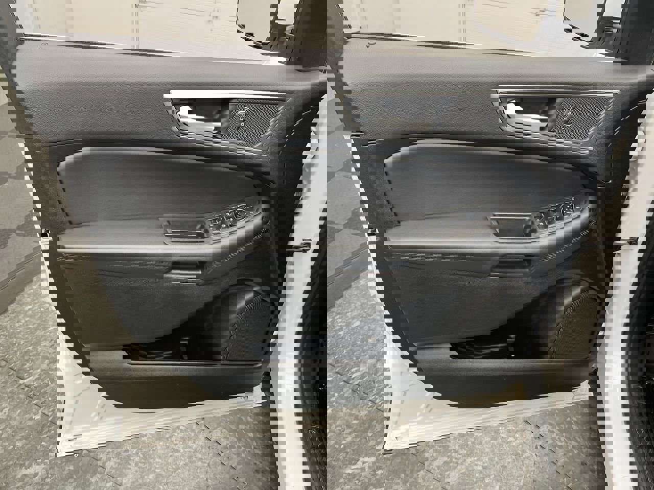 Used 2024 Ford Edge SEL w/ Convenience Package image 8