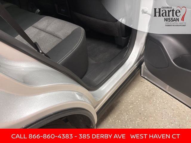 Certified 2025 Nissan Rogue SV image 30