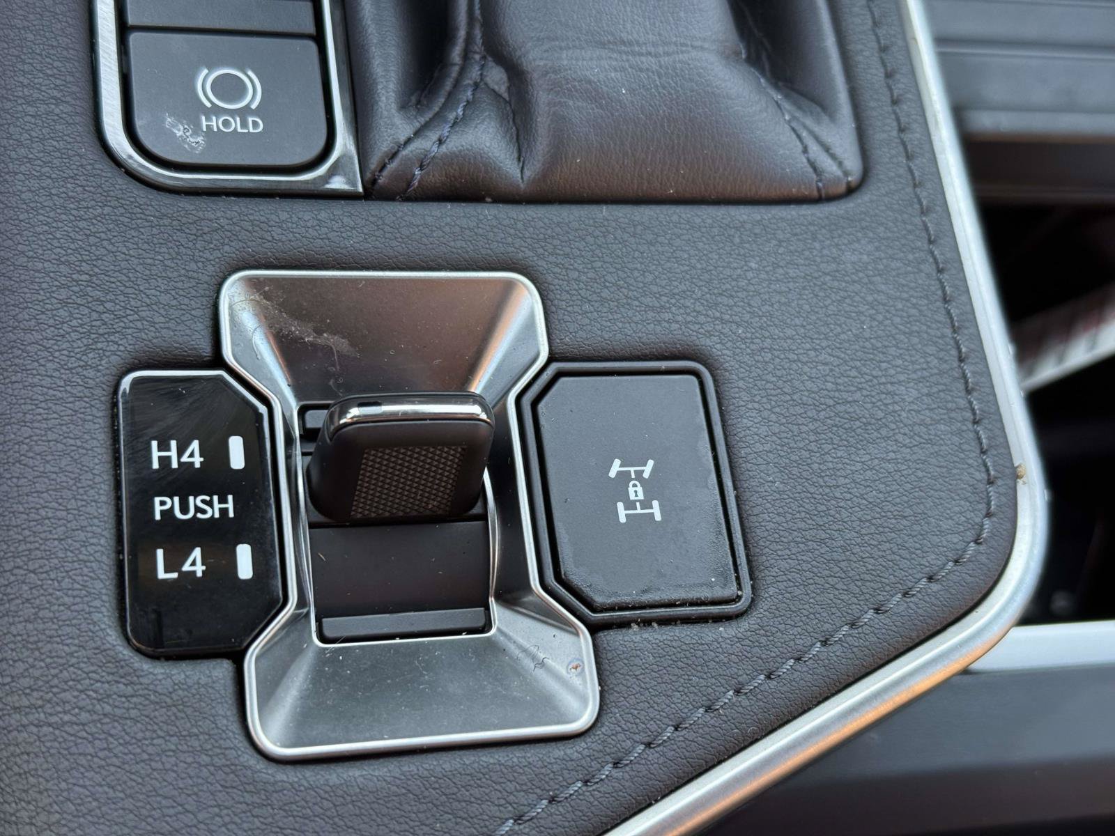Used 2024 Lexus GX 550 w/ Accessory Package (2T) AWD/4WD image 27
