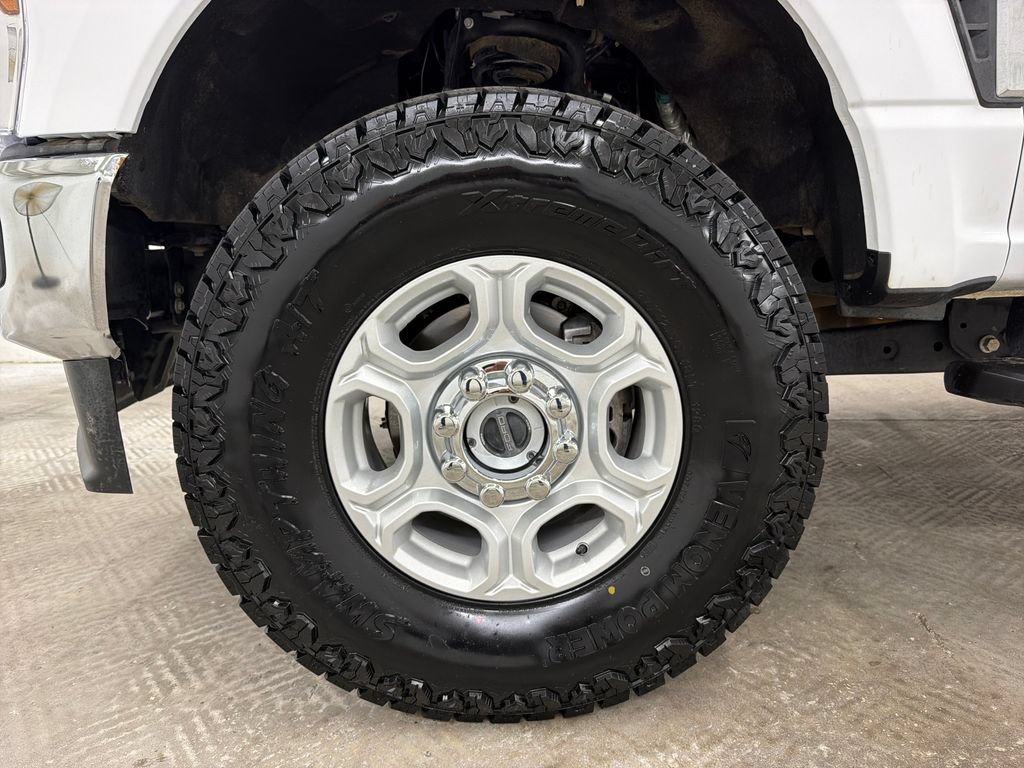 Used 2025 Ford F250 XLT AWD/4WD image 11