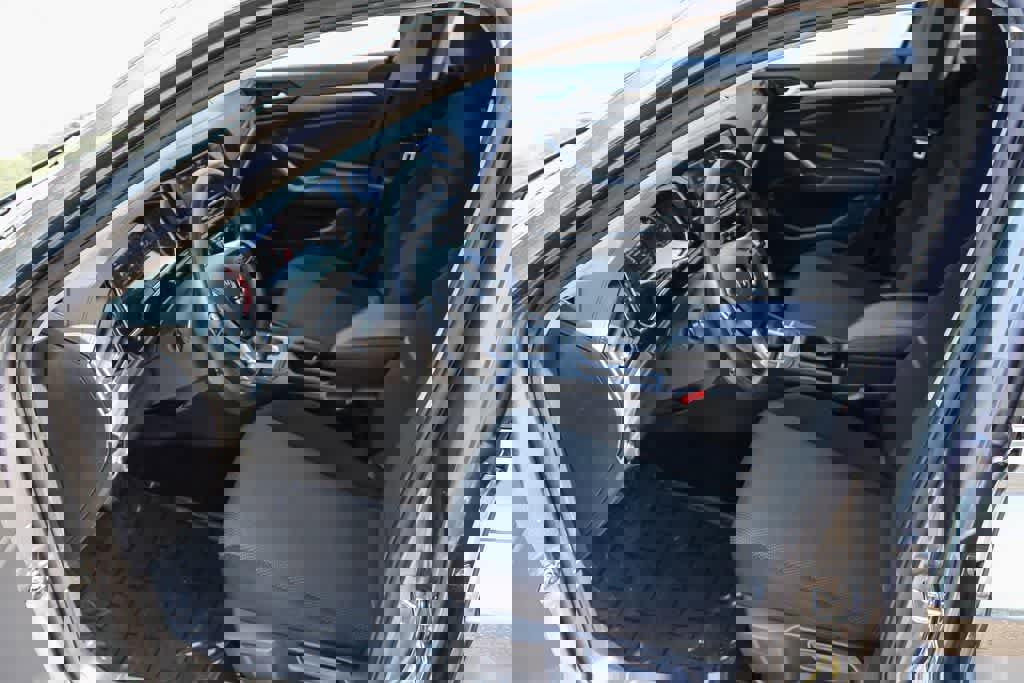 Used 2020 Volkswagen Jetta S w/ Driver Assistance Package image 18