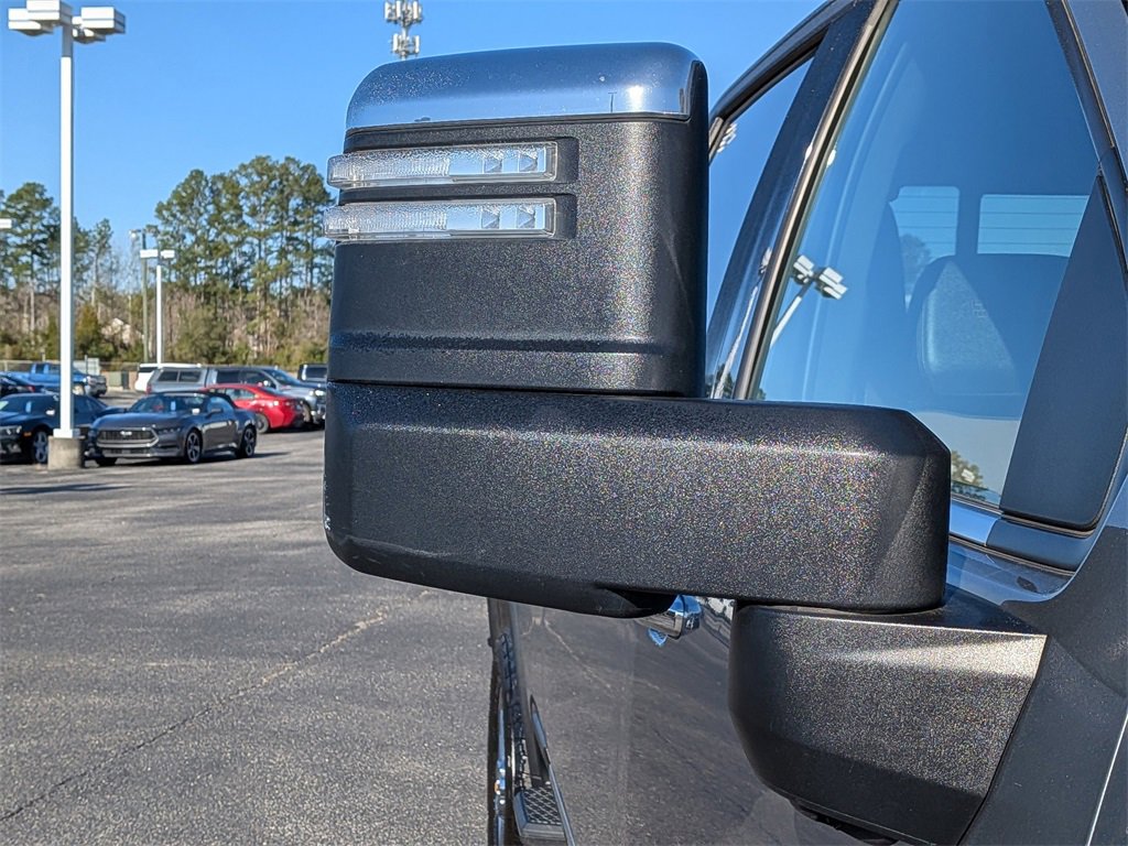 Used 2024 Chevrolet Silverado 2500 High Country w/ High Country Premium Package image 11
