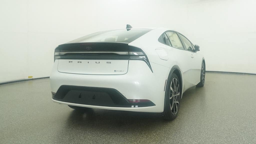 New 2027 Toyota Prius Plug-In Hybrid FWD image 24