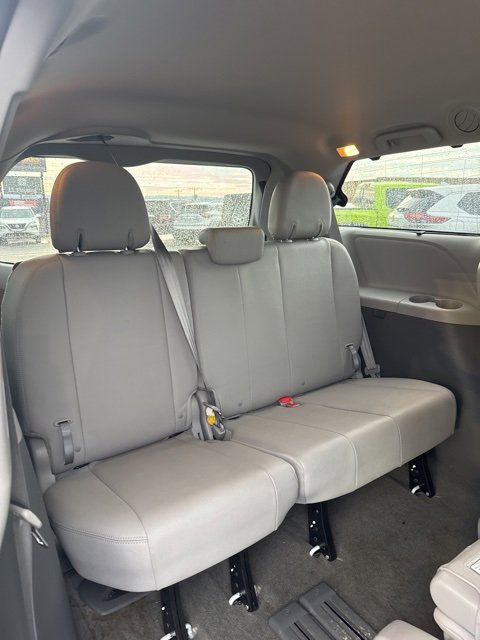 Used 2017 Toyota Sienna XLE w/ XLE Navigation Package image 18