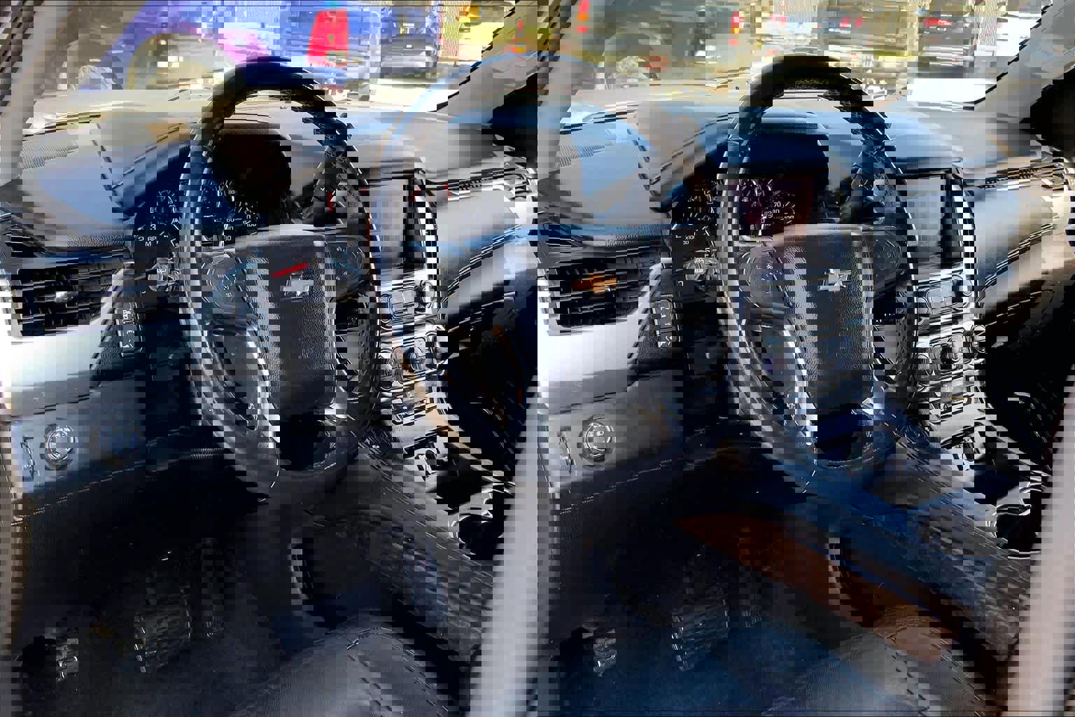 Used 2016 Chevrolet Suburban LT image 16