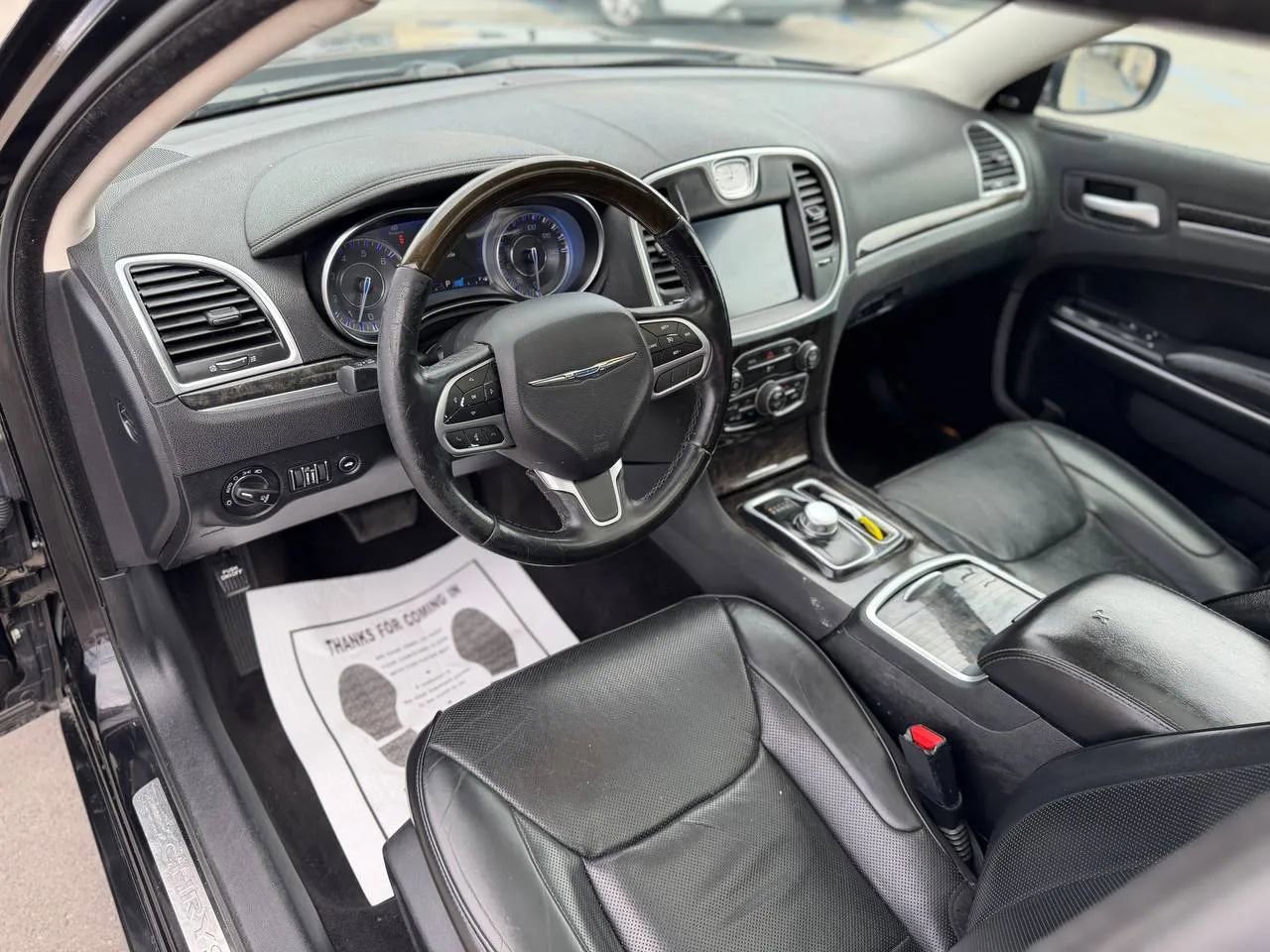 Used 2018 Chrysler 300 Limited RWD image 23