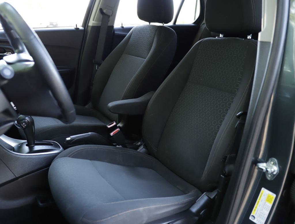Used 2021 Chevrolet Trax LS w/ Tint and Cruise Package FWD image 19