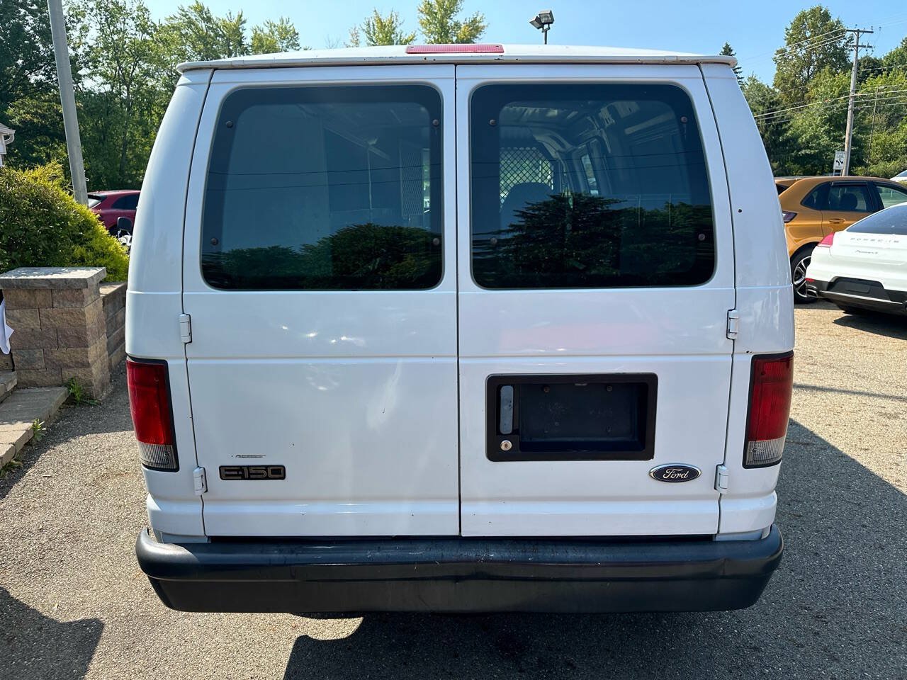 Used 2003 Ford E-150 and Econoline 150 RWD image 5
