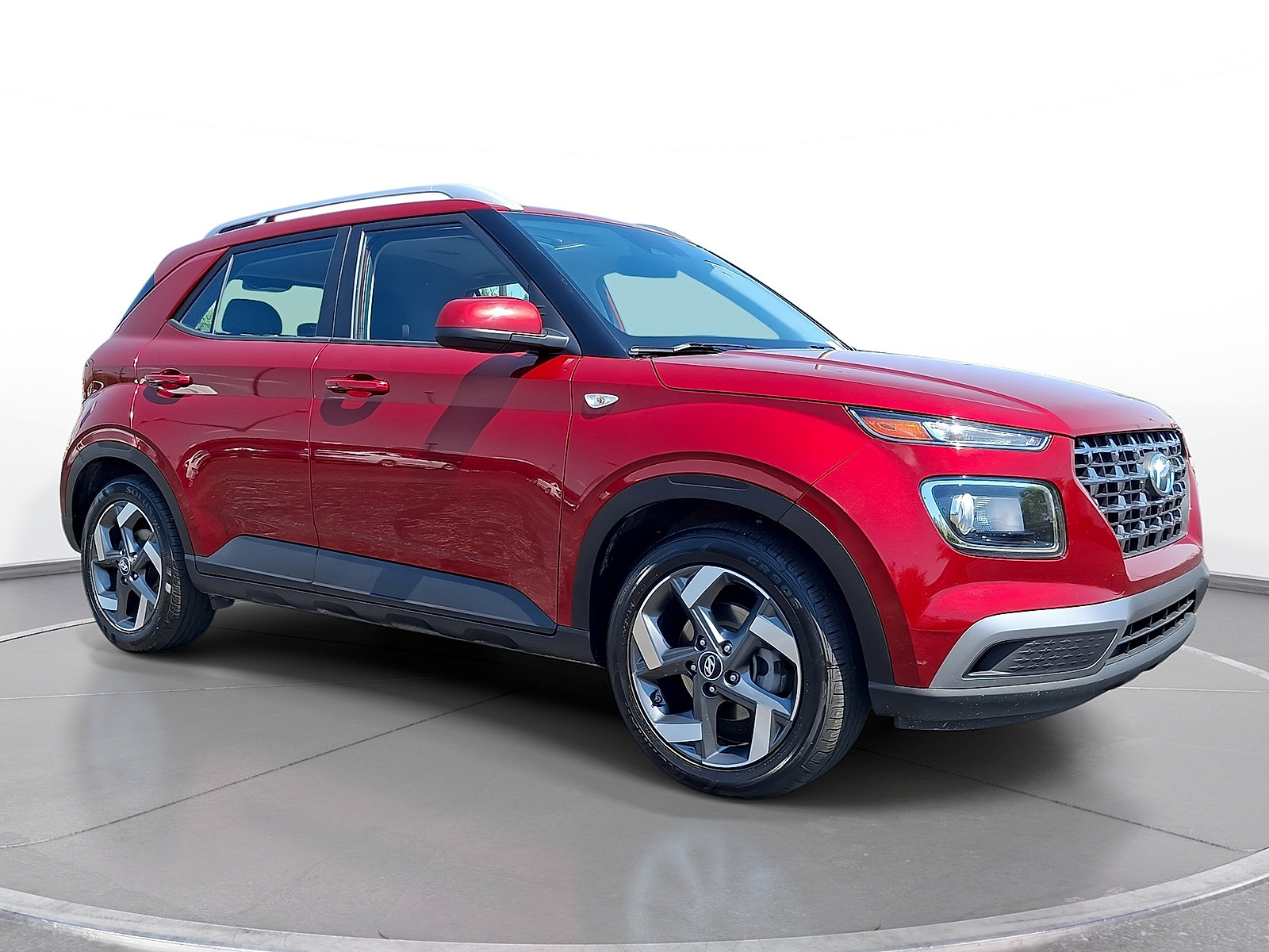 Used 2024 Hyundai Venue SEL FWD image 1