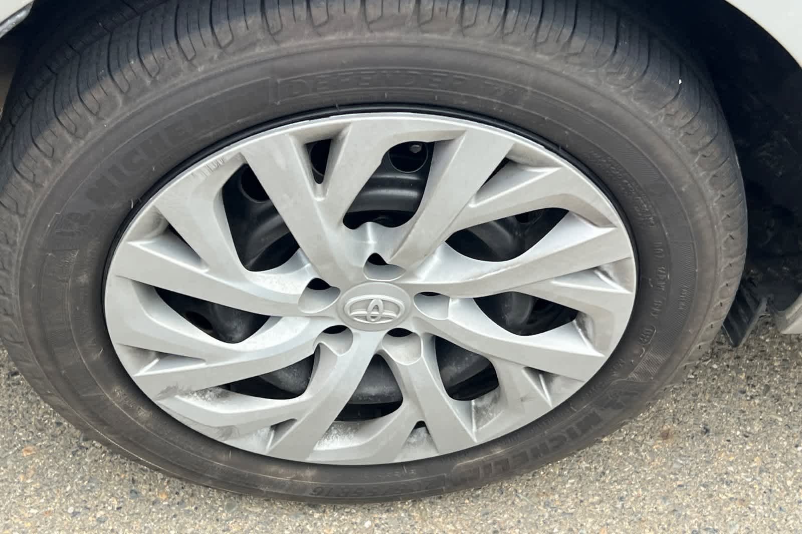 Used 2019 Toyota Corolla LE FWD image 17