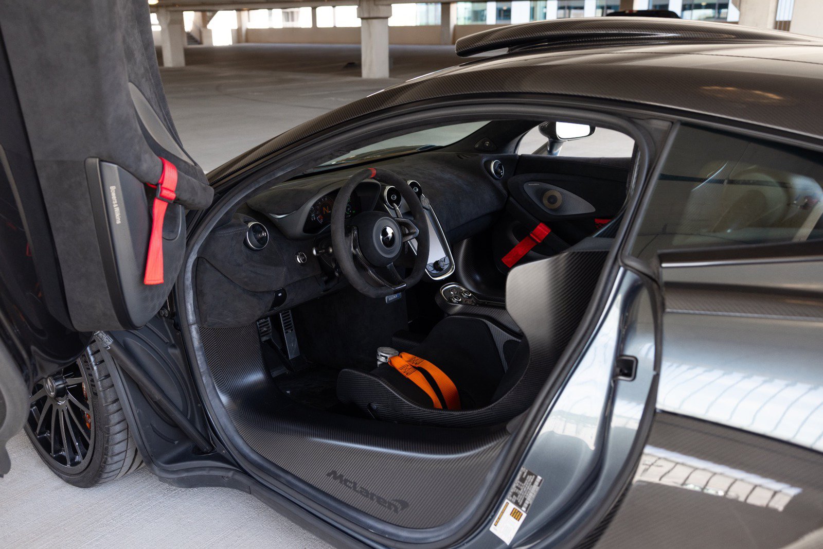 Used 2020 McLaren 620R RWD image 43