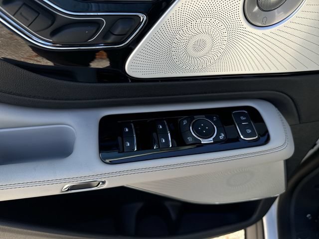 New 2026 Lincoln Aviator Reserve w/ Luxury Package RWD image 13