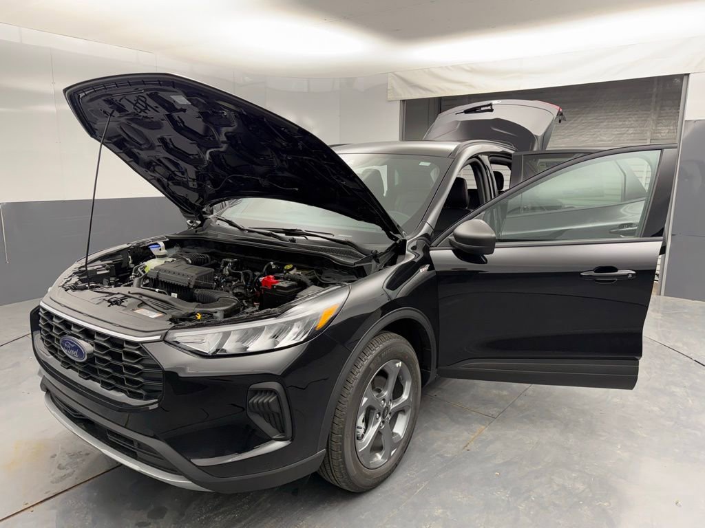 New 2026 Ford Escape ST-Line w/ Cold Weather Package AWD/4WD image 16
