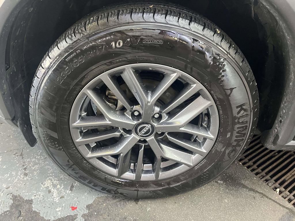 Used 2023 Nissan Rogue S AWD/4WD image 10