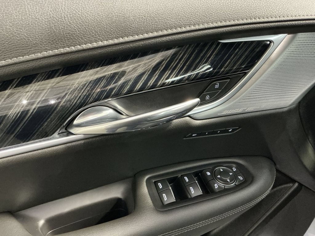 Used 2024 Cadillac XT6 Premium Luxury AWD/4WD image 16