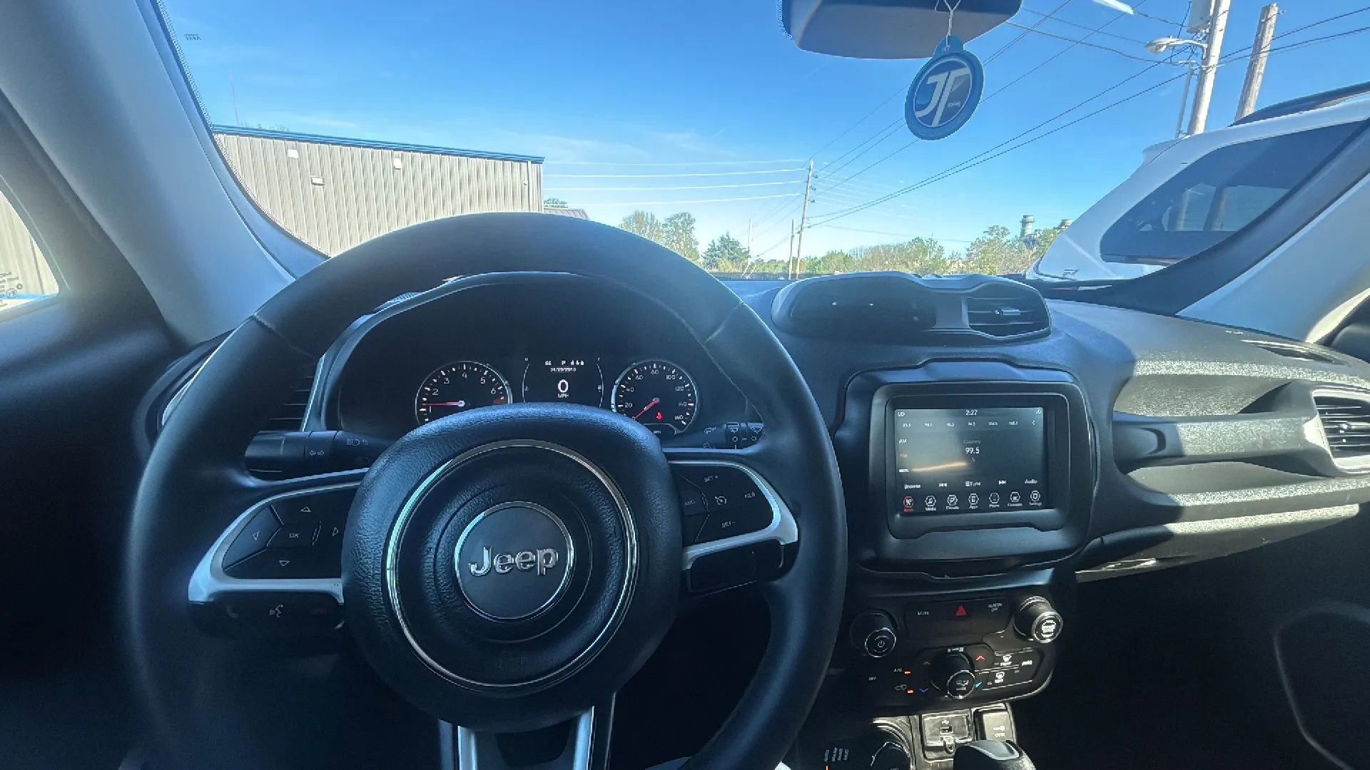 Used 2019 Jeep Renegade Latitude AWD/4WD image 22