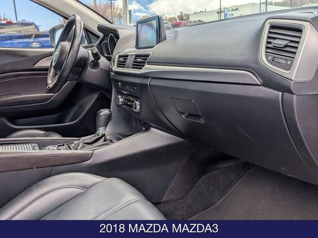 Used 2018 MAZDA MAZDA3 Touring FWD image 26