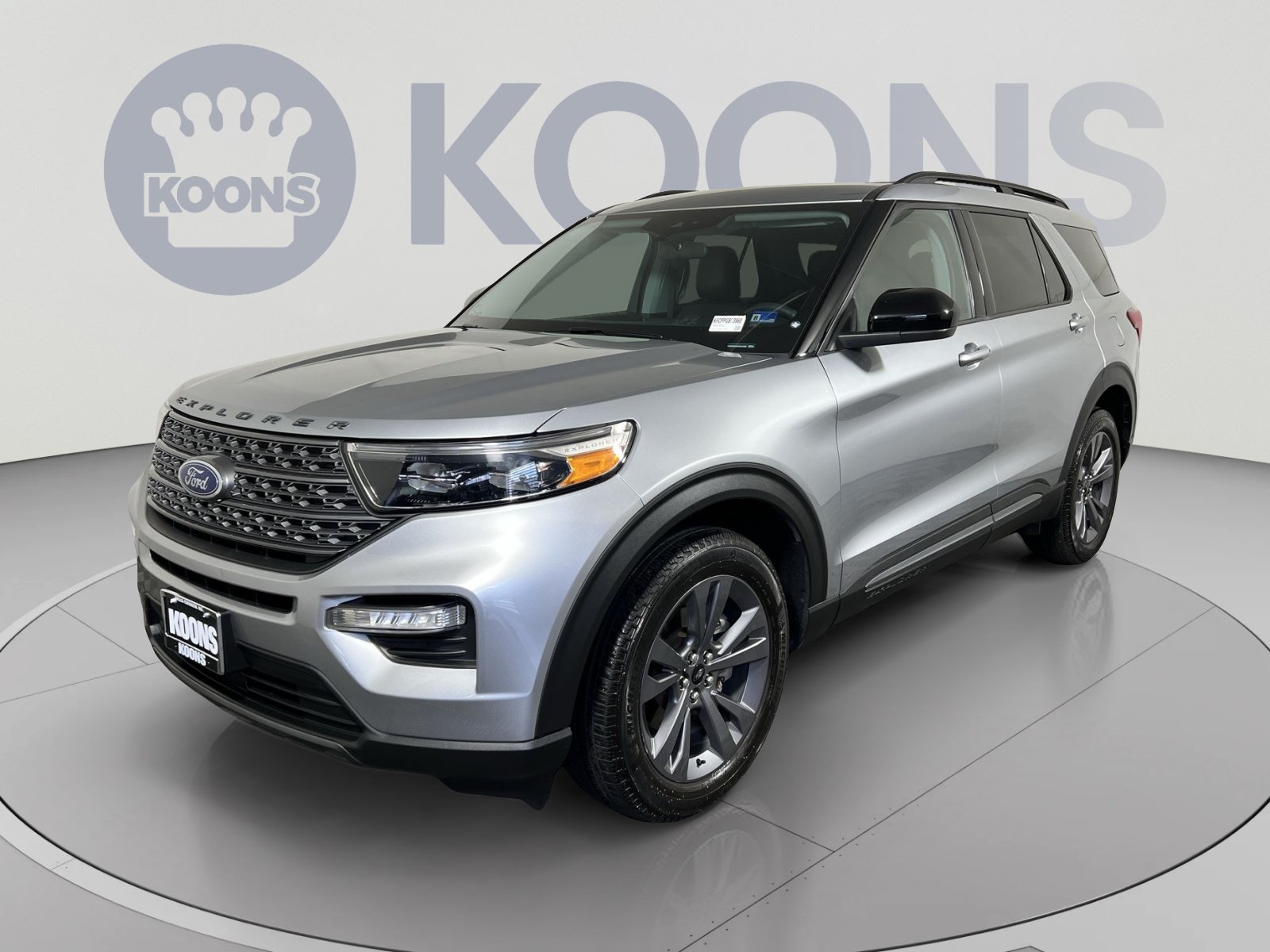 Used 2023 Ford Explorer XLT w/ Equipment Group 202A AWD/4WD image 5