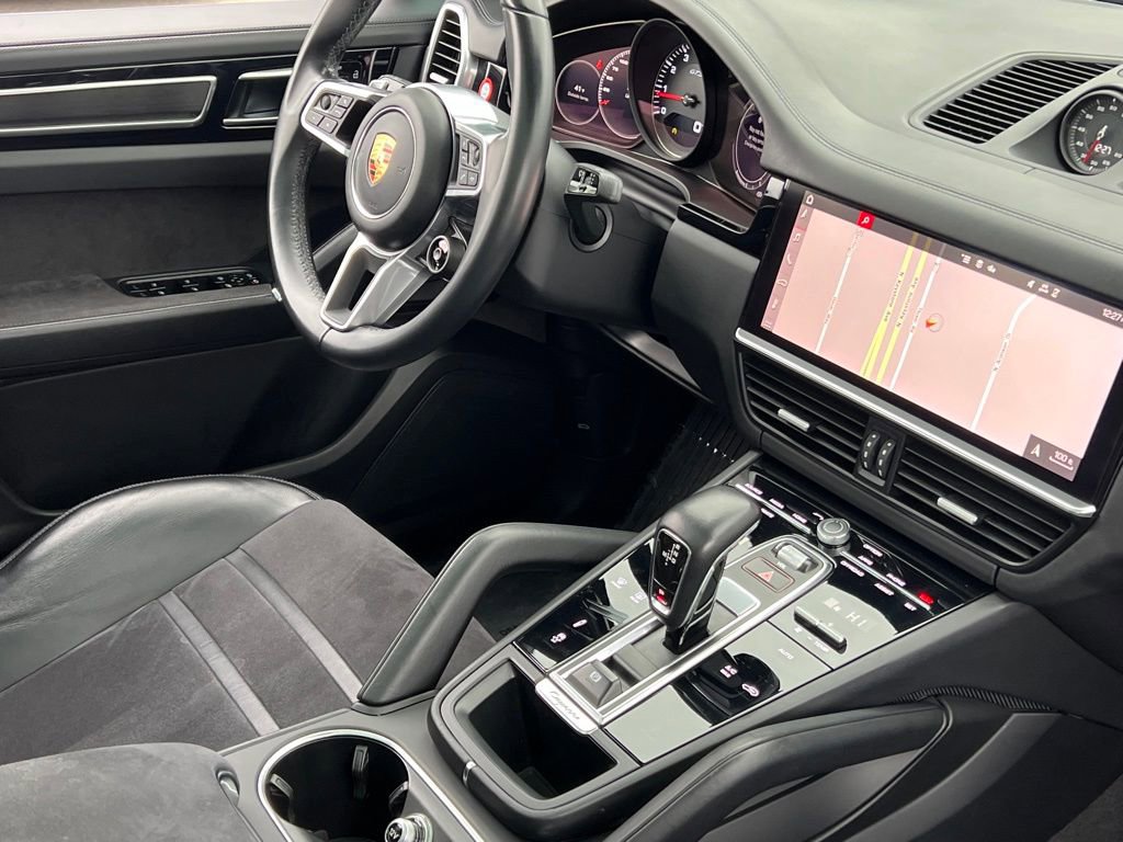 Used 2021 Porsche Cayenne GTS image 15