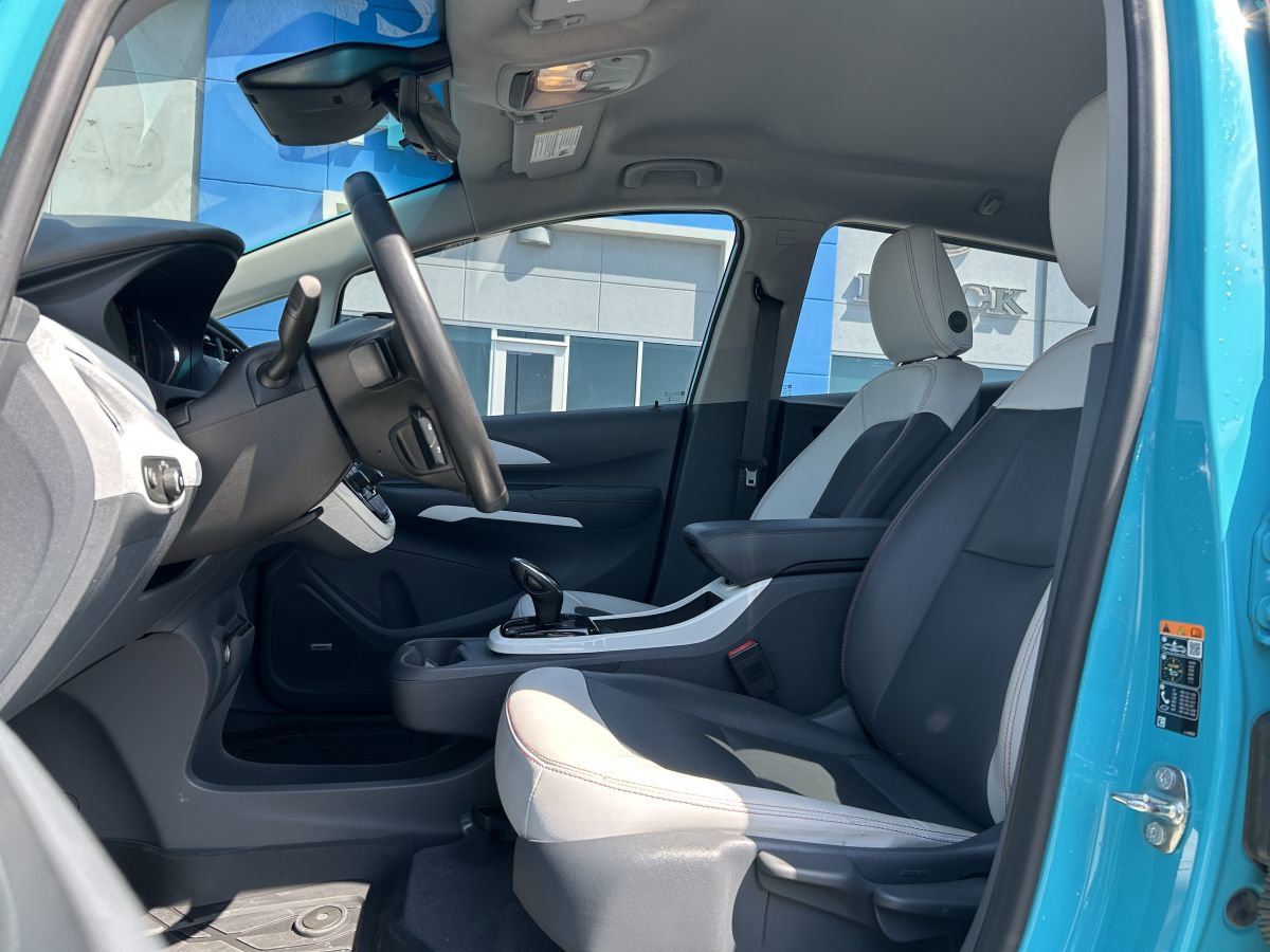 Used 2020 Chevrolet Bolt Premier w/ Infotainment Package image 8