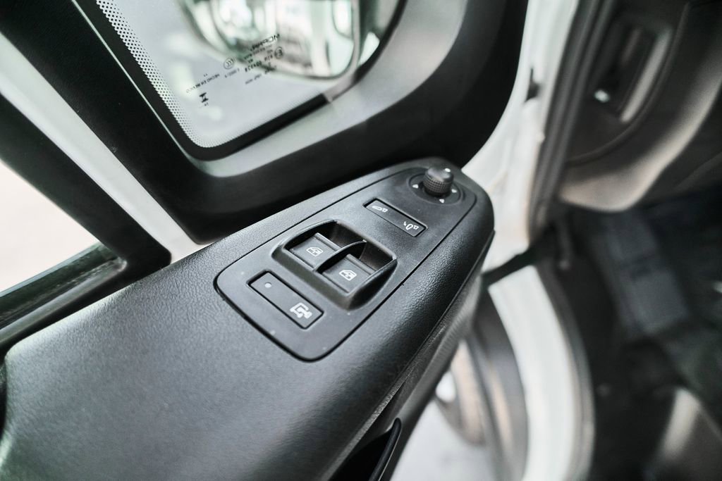 Used 2025 RAM ProMaster 2500 w/ Convenience Group FWD image 15