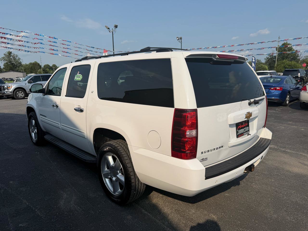 Used 2012 Chevrolet Suburban LT AWD/4WD image 7
