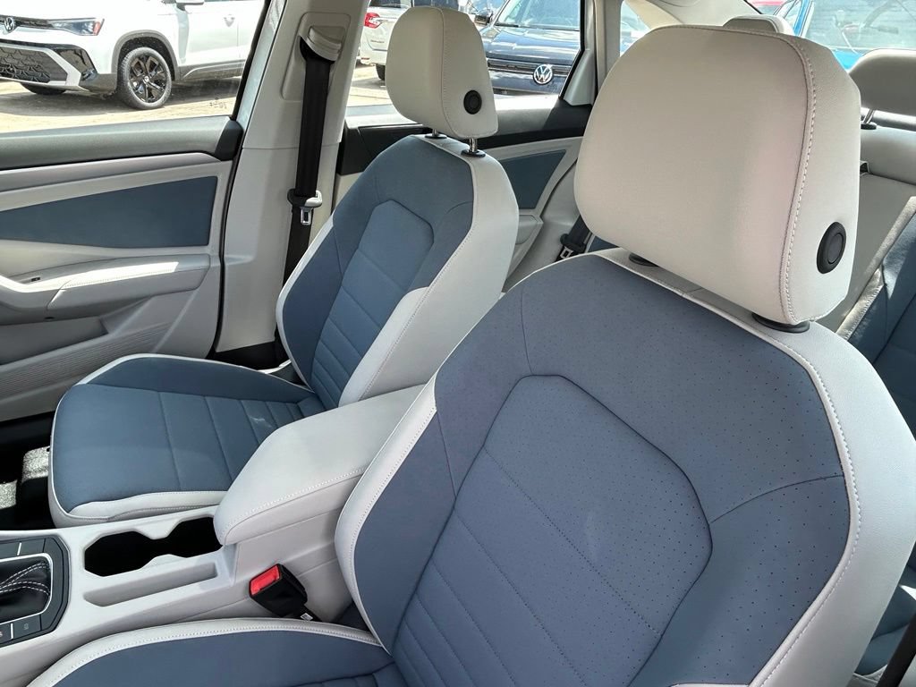New 2026 Volkswagen Jetta SE FWD image 16