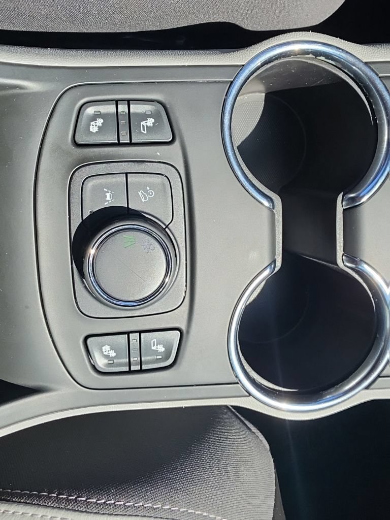 Certified 2022 GMC Terrain SLT FWD image 32