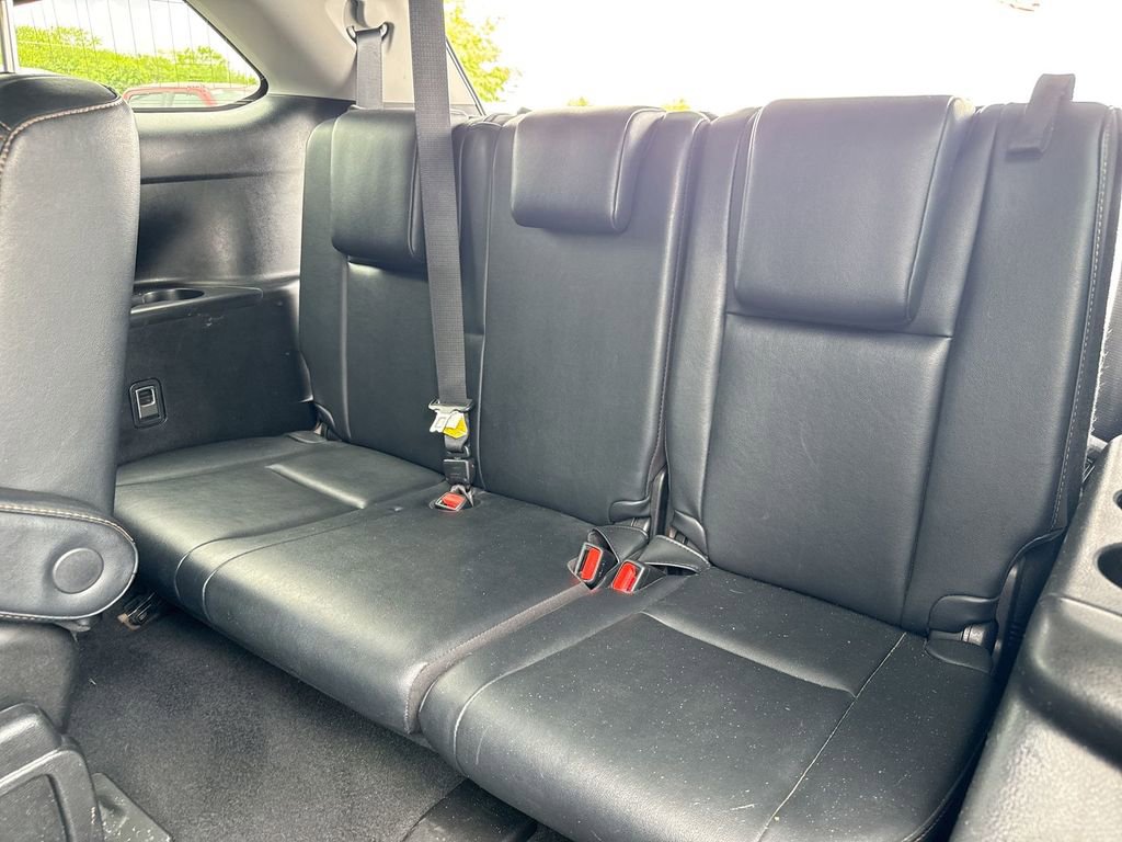 Used 2019 Toyota Highlander XLE AWD/4WD image 25