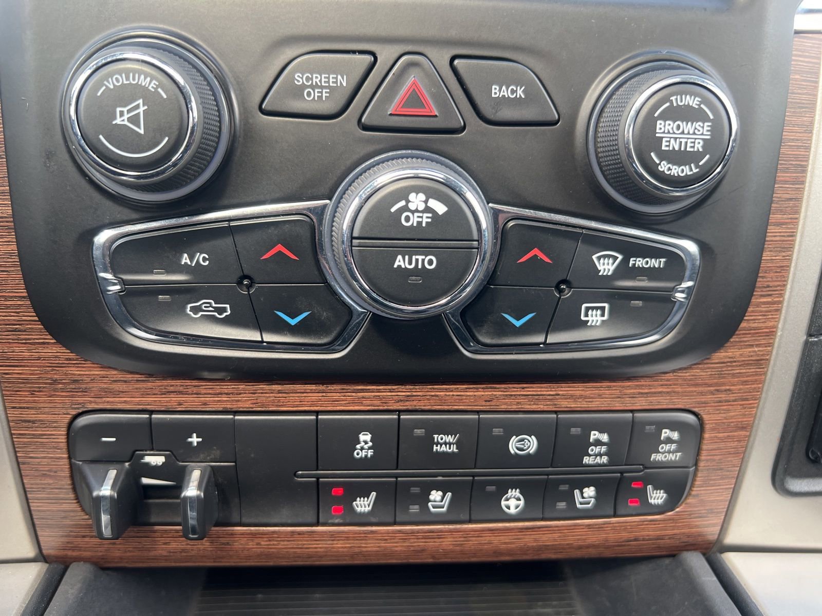 Used 2018 RAM 3500 Laramie image 21