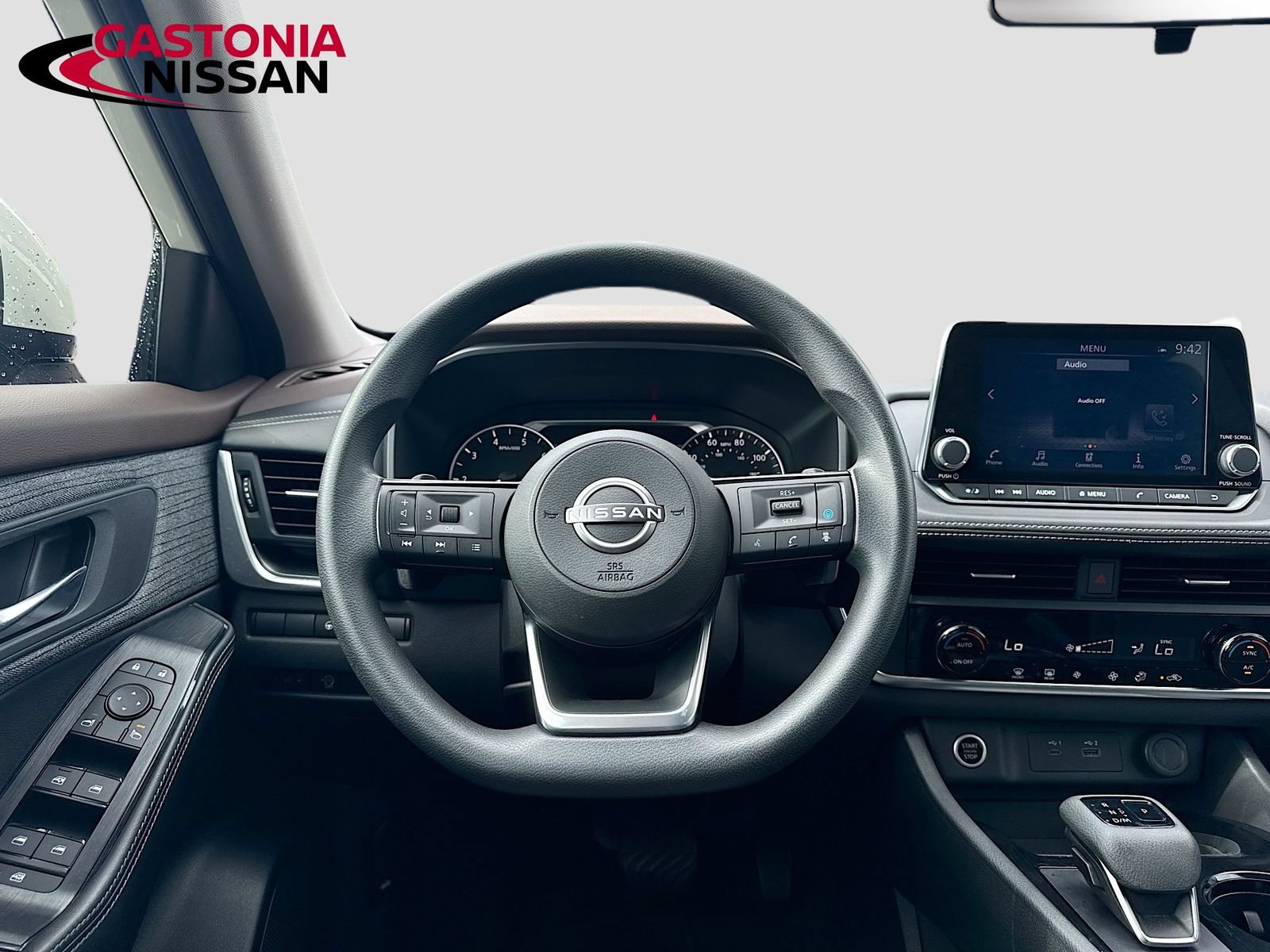 Used 2023 Nissan Rogue SV FWD image 29
